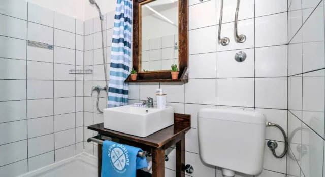 Apartments Srebrna Vis, Prenota Appartamento Hotel a Croatian Islands con parcheggio, Parcheggio