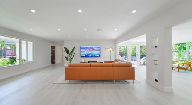 Amazing renovated home close to the Bay