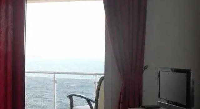 erşan hotel, Rezerwuj Hotel Hotele w Foca z parkingiem, Parking