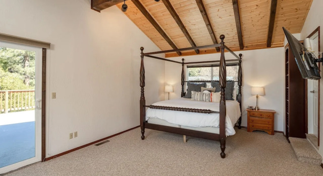 New Listing! All-season W/ Private Hot Tub 5 Bedroom Home