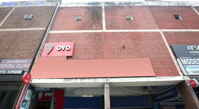 OYO 990 Hotel Paradise