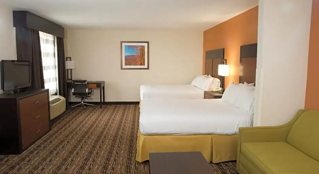 Люкс Holiday Inn Express Hotel & Suites Cherokee-Casino by IHG