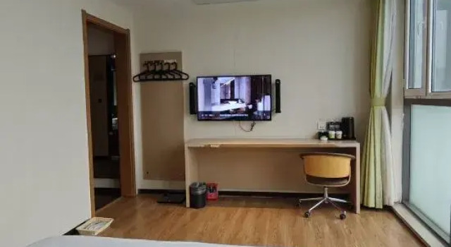 Люкс Superior IU Hotel Tianjin Xiqing Meijiang Convention Center Dasi Branch