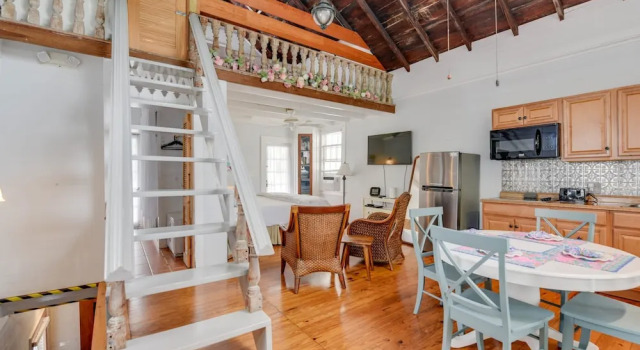 Апартаменты New Coastal Rose - Bright Loft With High Ceilings