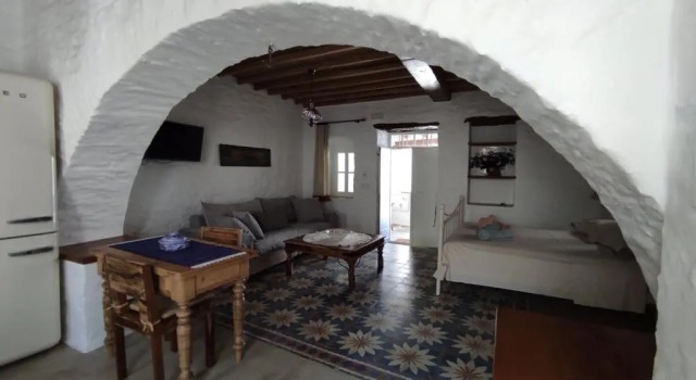 Коттедж Traditional Suites in Chora Kythnos #1