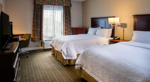 Четырёхместный номер Standard Hampton Inn & Suites Toledo-Perrysburg