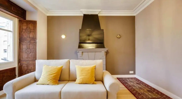 Cosy 3 Bed 2 Bath in Vibrant Eixample, Near Metro, Забронировать Отель Эшампле Барселона, рядом с Jove Regina Theatre