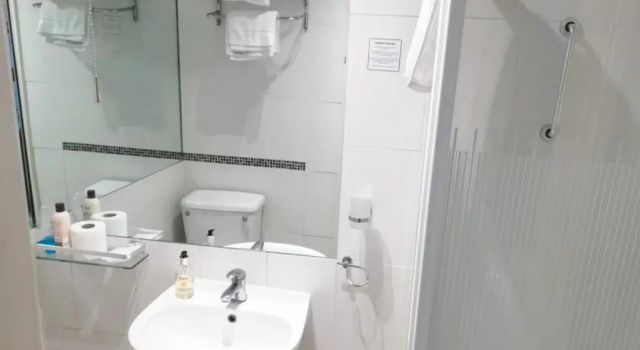 Трёхместный номер Standard Caspian Hotel