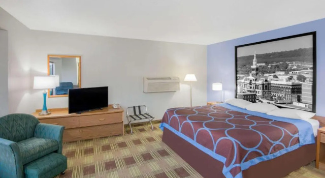 Номер Standard Super 8 by Wyndham Toledo