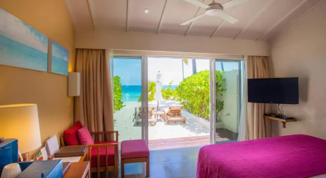 Двухместная вилла with Swirl Pool Beach Lagoon View Centara Ras Fushi Resort & Spa Maldives - Stay 4 nights or more and enjoy 40 percent off Speedboat transfers, valid for stays until 31 October 2026