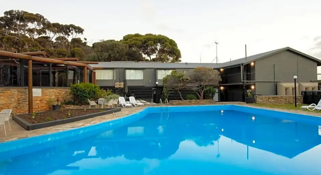 Номер Standard с видом на бассейн Mercure Kangaroo Island Lodge