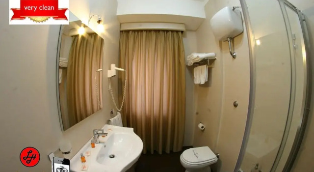 Трёхместный номер Standard с балконом Hotel Luxor