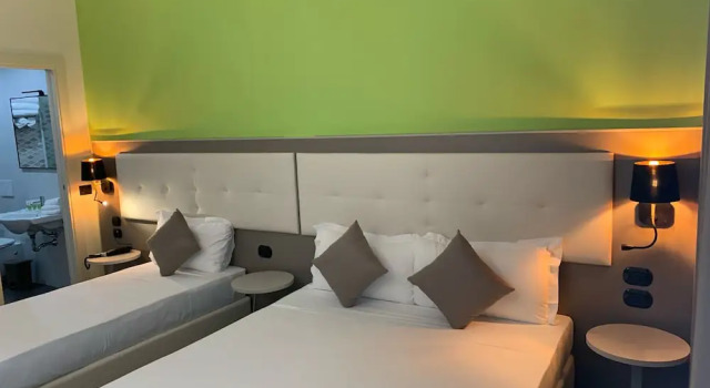 Трёхместный номер Hotel Stradivari