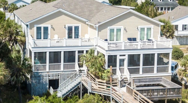 Fins to the Right - 6 Br Home