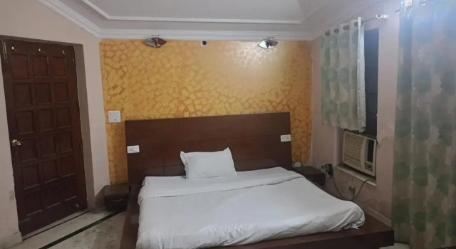 Hotel Queens Pearl Inn, Rezervovat Hotel Déhrádún Uttarakhand