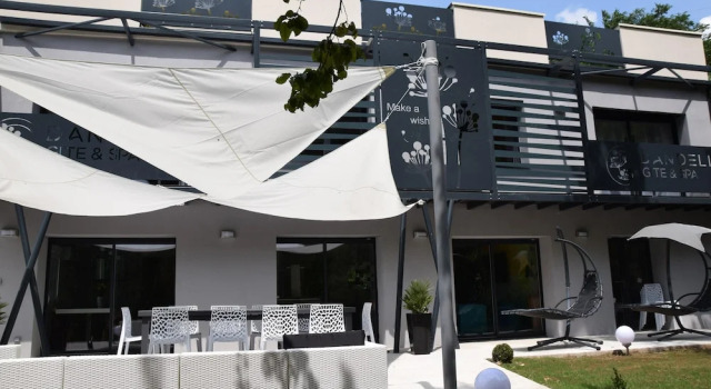 Villa With 4 Bedrooms in Mostuéjouls, With Wonderful Lake View, Privat