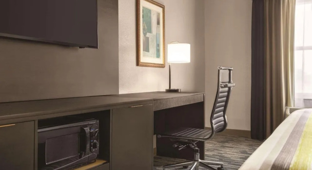 Люкс с видом на город Spark by Hilton Panama City Beach