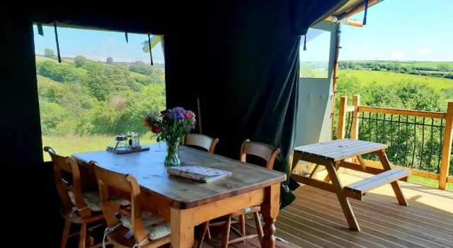 Тент Brackenhill Glamping - Safari Tent with Hot Tub