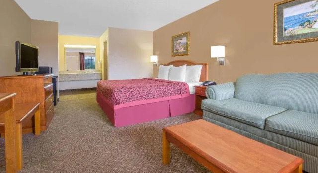 Трёхместный номер Standard Days Inn by Wyndham Ruston LA