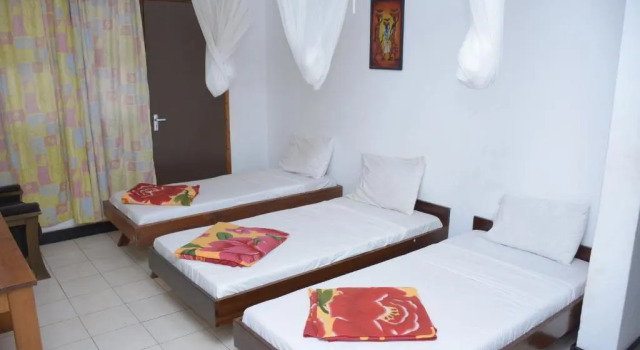 Трёхместный номер Standard Keys Hotel Mbokomu Branch