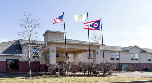 Holiday Inn Express Oakwood Village