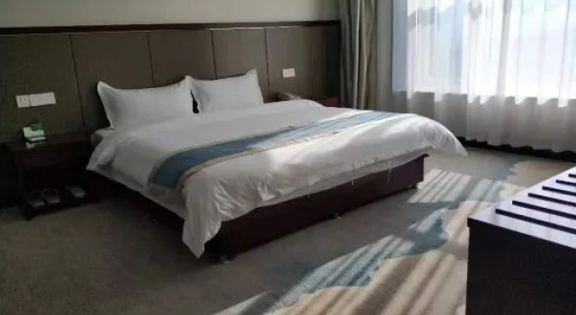 Люкс Yuanshan Hotel (Zibo Yuanshan Mansion)