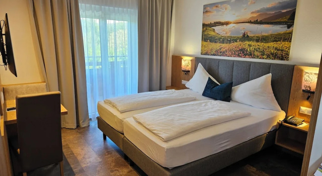 Семейный номер Standard с балконом Dei Hotel Schönblick