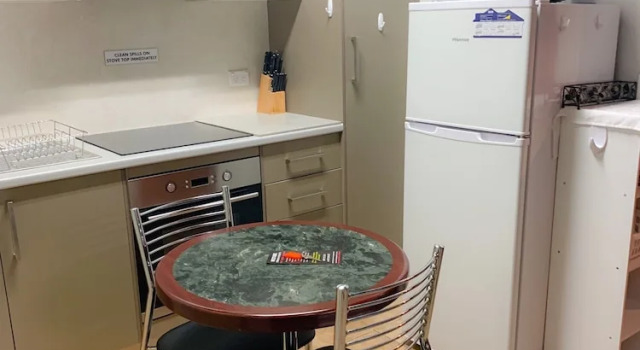 Апартаменты c 1 комнатой Westside Studio Apartments