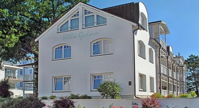 Strandvilla Gudrun zur Meerseite mit Balkon, Забронировать Апартаменты/квартира Апартаменты Остзебад-Бинц, Апартаменты/квартира