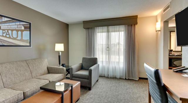 Люкс Drury Plaza Hotel St. Paul Downtown