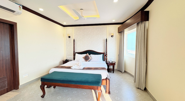 Standard Vierer Zimmer Hotel Prabhupada Puri