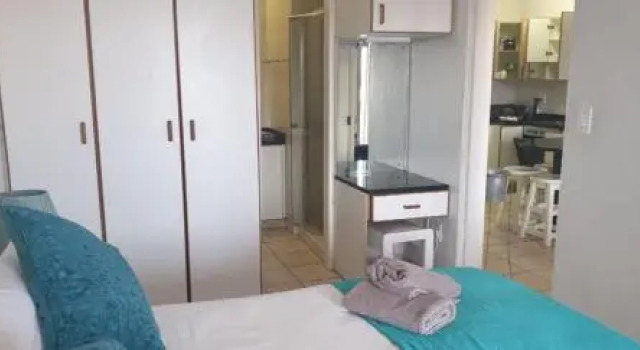 Dumela Margate Flat No 18