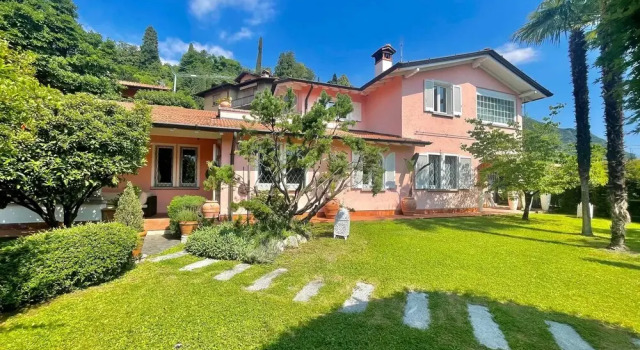Семейная вилла с балконом Villa Alice