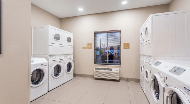 Двухместный люкс c 1 комнатой Candlewood Suites Eau Claire I-94 by IHG