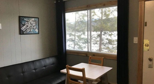 Четырёхместный люкс Jasper Way Inn Resort & Campground