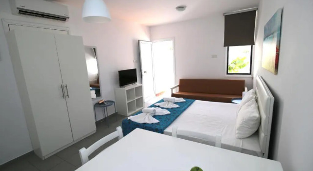Студия Deluxe с видом на бассейн Lantiana Napa Aparthotel