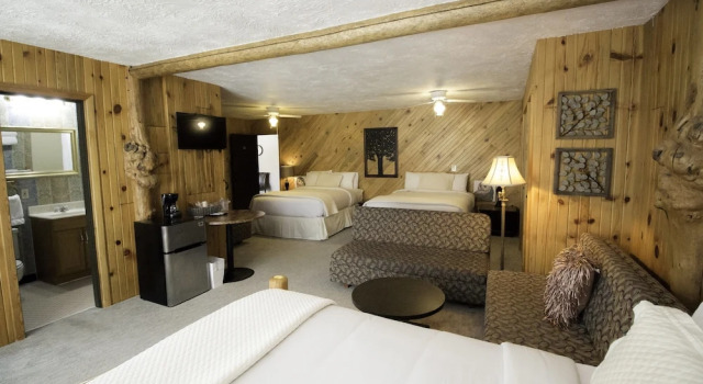 Трёхместный номер Deluxe Colter's Lodge