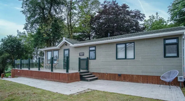 1 Manor Lodge - 3 Bedroom Lodge - Pendine