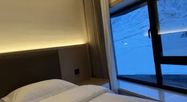 Семейный люкс с 5 комнатами Altai Yunxue International Resort Hotel