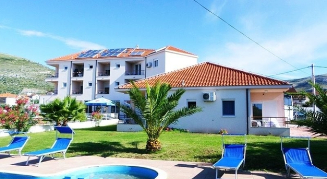 Apartments Porto Samaria, Забронировать Апартаменты/квартира Сегет Доньи Трогир