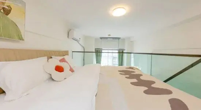 Люкс Deluxe Qingcheng Homestay (Kunming Xinying New City Bailong Road Subway Station Branch)