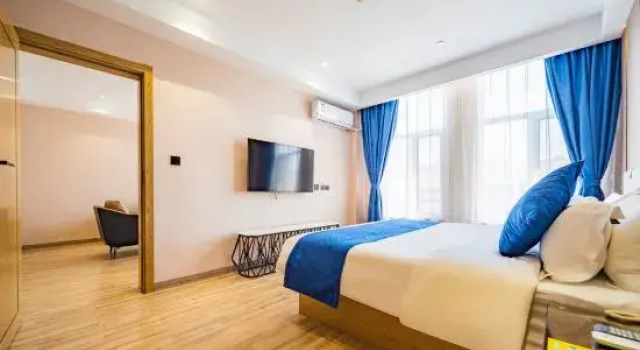 Люкс Premier Quanji Boutique Hotel (High-tech Industrial Development Zone People's Government Branch)