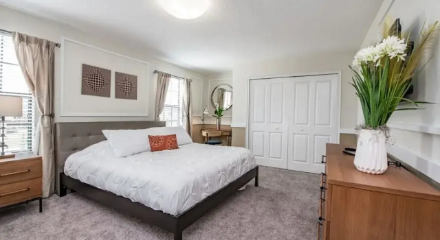 Коттедж 6 Bedroom 5 Bathroom Vacation Home