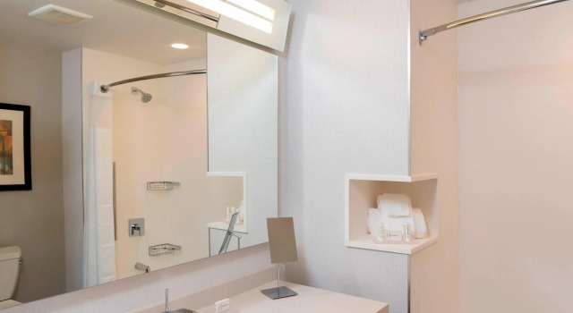Четырёхместный номер Standard Courtyard by Marriott Cleveland Elyria