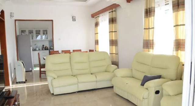 Апартаменты Executive Muyenga Luxury Vacation Home