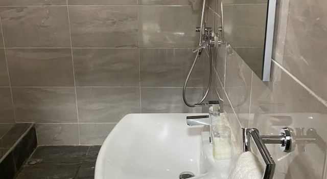 Апартаменты 3-bed Apartment, Sleeps 6 With Wi-fi