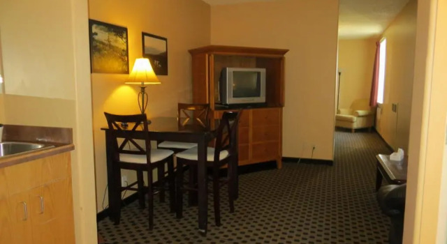 Люкс Athabasca Valley Inn & Suites