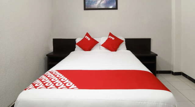 OYO Hotel Diagonal, Rezerwuj Hotel Hotele w State of Puebla z parkingiem, Parking