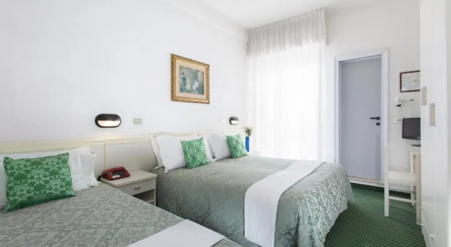 Трёхместный номер Standard с балконом Hotel Gioiello