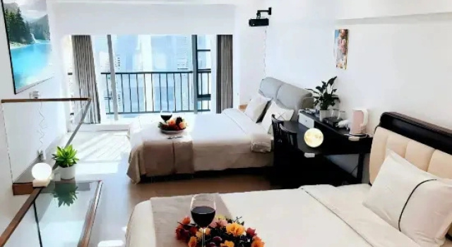 Люкс Business Guiyue Loft Movie Homestay (Wuhan Tianhe Airport Aviation Headquarters Subway Station)